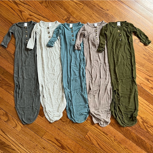 Lou Lou & Company Other - Lou Lou & Company Newborn Knotted Gown Bundle